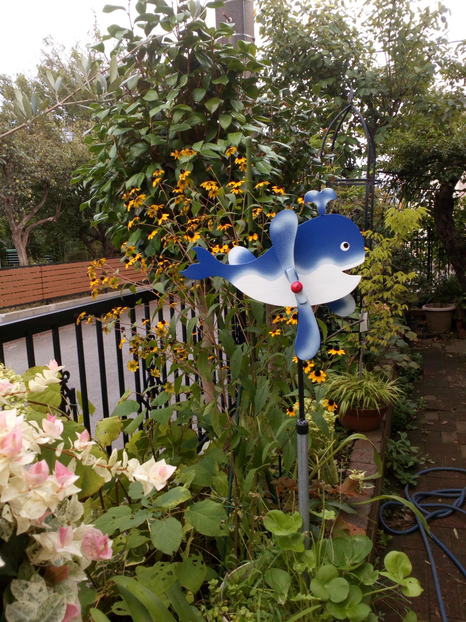 くじら　羽根つき風見鶏　手造り　木製 | 4枚目