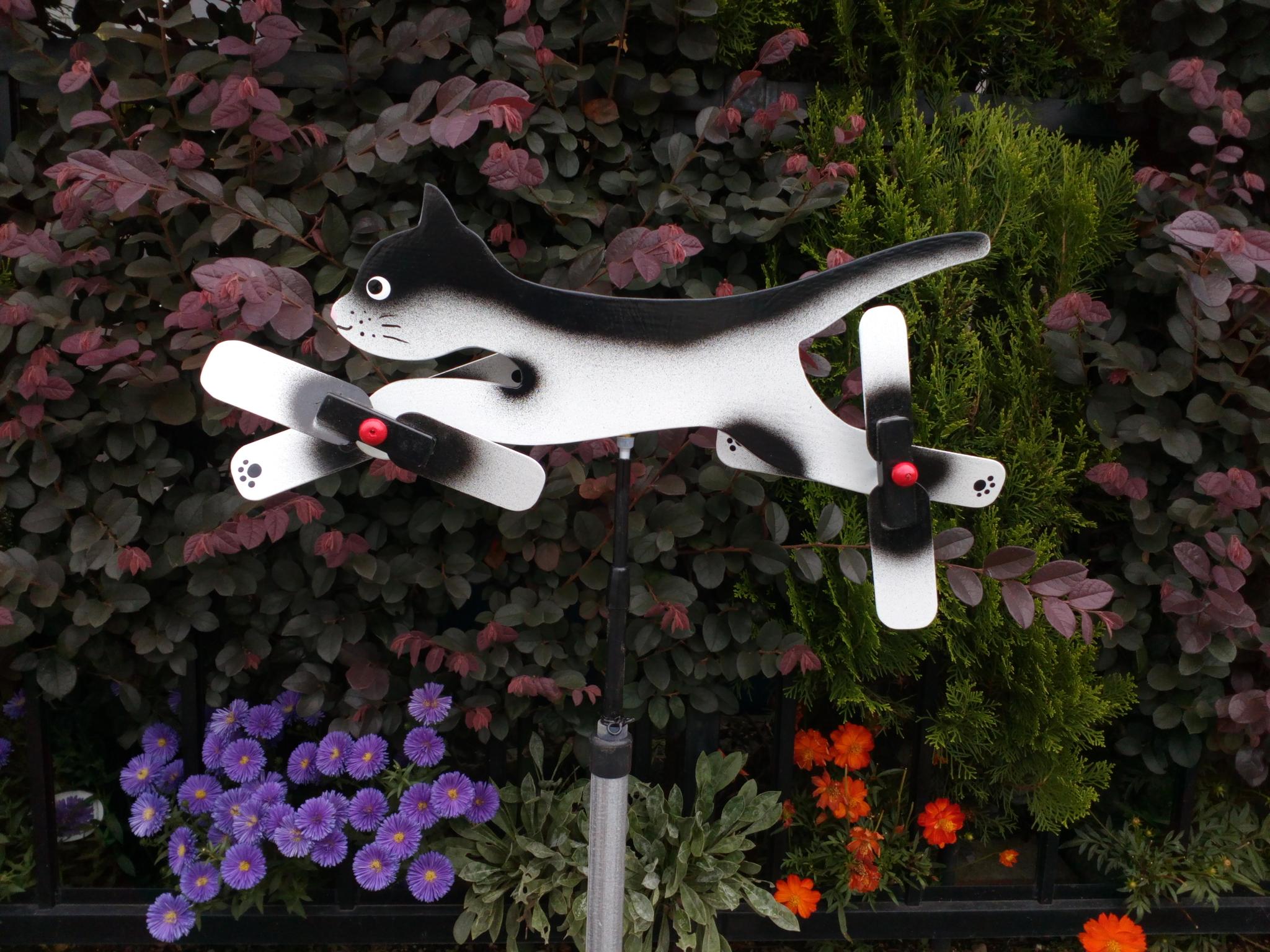 走る玉ちゃん　ねこちゃん　羽根つき風見鶏　手造り　木製 | 4枚目